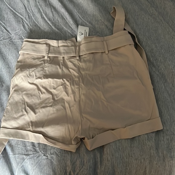 Paper bag shorts - Medium brand new - Picture 2 of 2